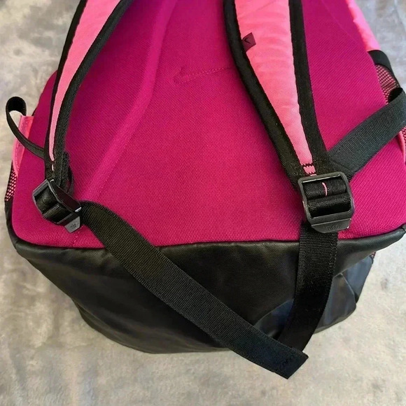 Nike - NWOT - Pink backpack. - Picture 12 of 15
